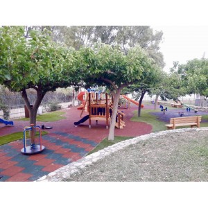 Παιδική χαρά στην Τεμένη Αιγίου